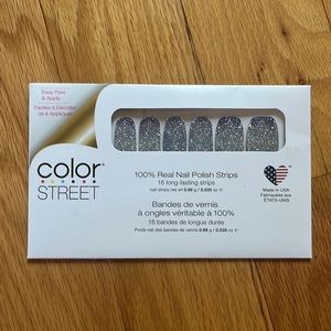 Color Street - Ice To Meet You (RETIRED HOLIDAY)